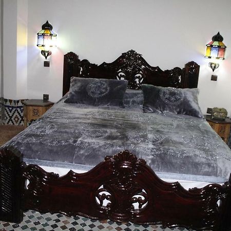 Riad Yanis Hotel แมกเนส ภายนอก รูปภาพ