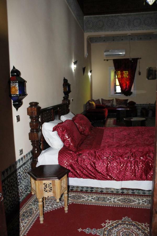 Riad Yanis Hotel แมกเนส ภายนอก รูปภาพ